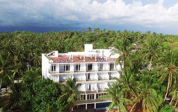 Sayura Beach 4*